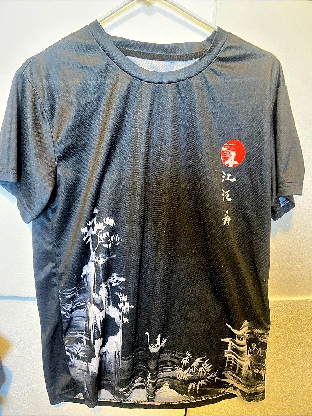 Graphic Short Sleeve Tee in Black Like New